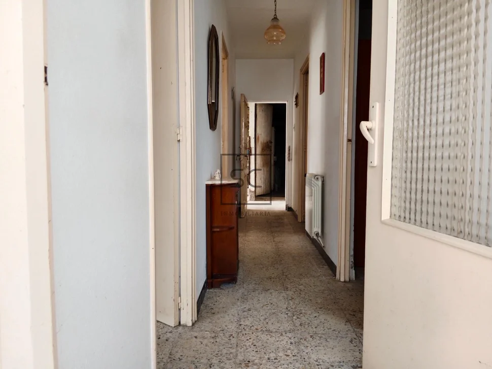 Casa de planta baja y finca en freixeiro-narón