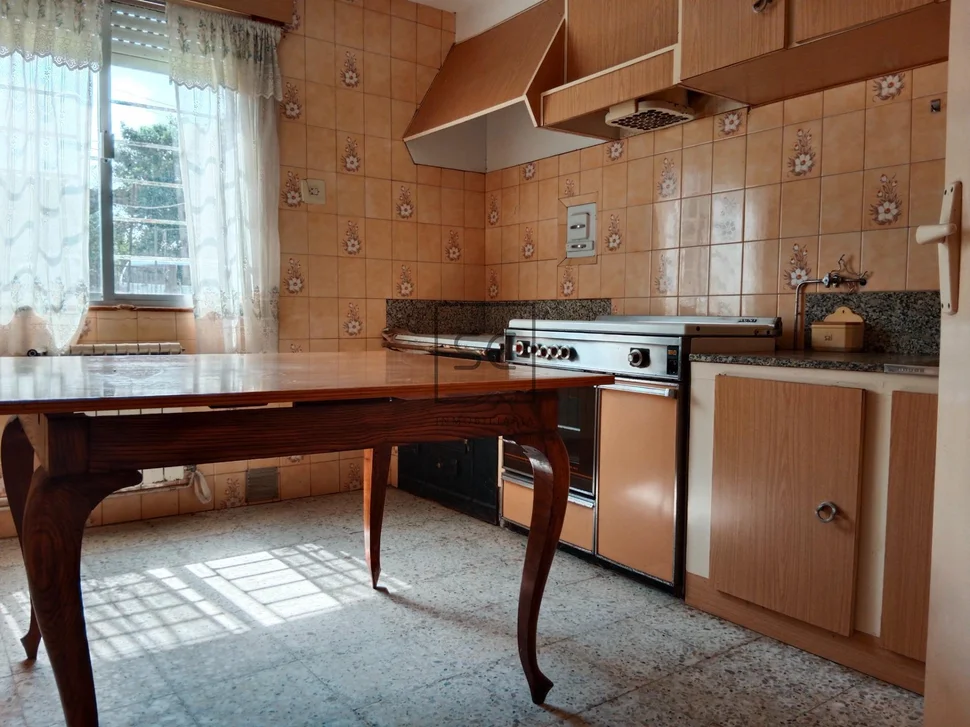 Casa de planta baja y finca en freixeiro-narón