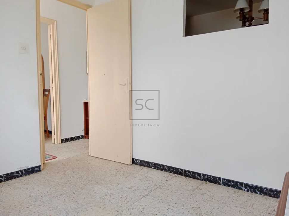 Casa de planta baja y finca en freixeiro-narón