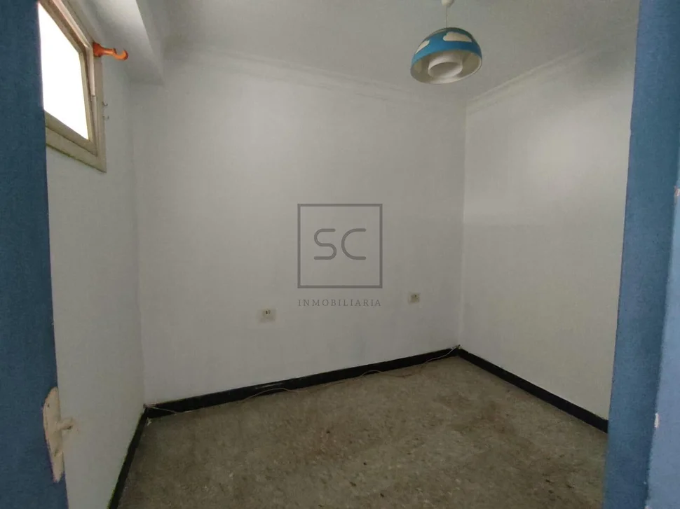 Tercera planta con 3 habitaciones para reformar en freixeiro, narón