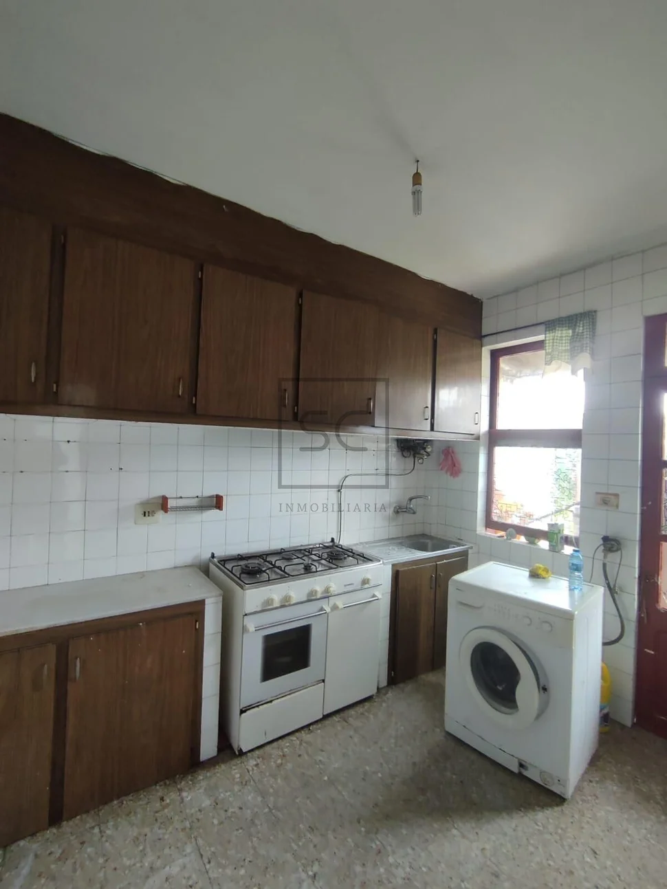 Tercera planta con 3 habitaciones para reformar en freixeiro, narón