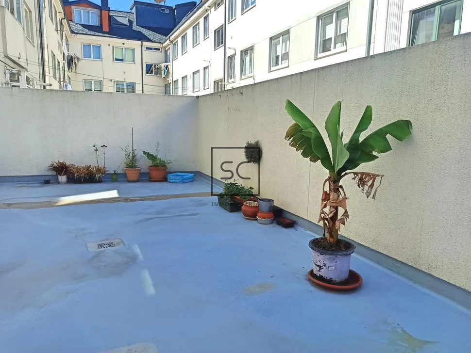 Amplio piso con terraza en el alto del castaño, narón