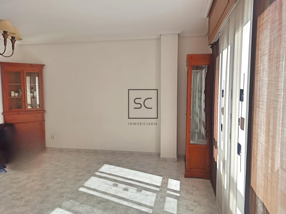 Amplio piso con terraza en el alto del castaño, narón