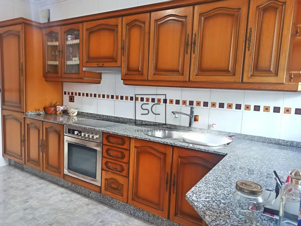 Amplio piso con terraza en el alto del castaño, narón