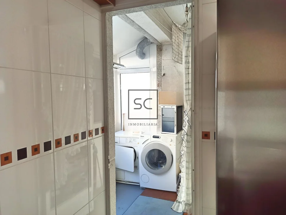 Amplio piso con terraza en el alto del castaño, narón