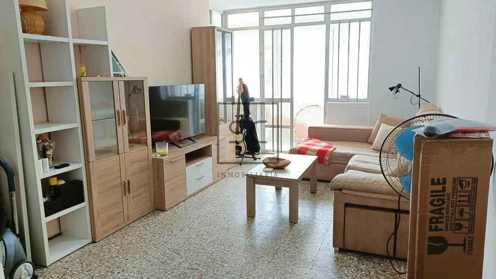 Piso con tres habitaciones en caranza, ferrol