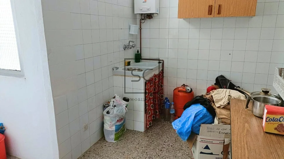 Piso con tres habitaciones en caranza, ferrol