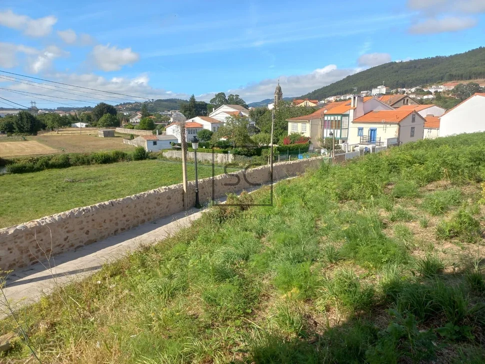 Finca edificable en neda