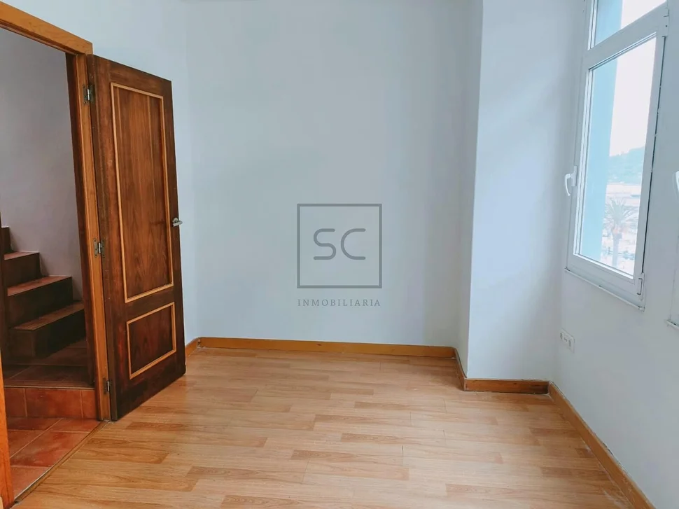 Tríplex con terraza y vistas al puerto en ferrol