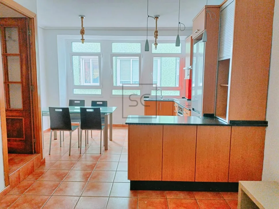 Tríplex con terraza y vistas al puerto en ferrol