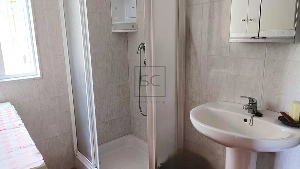 Planta baja con 2 habitaciones en lamas, san sadurniño