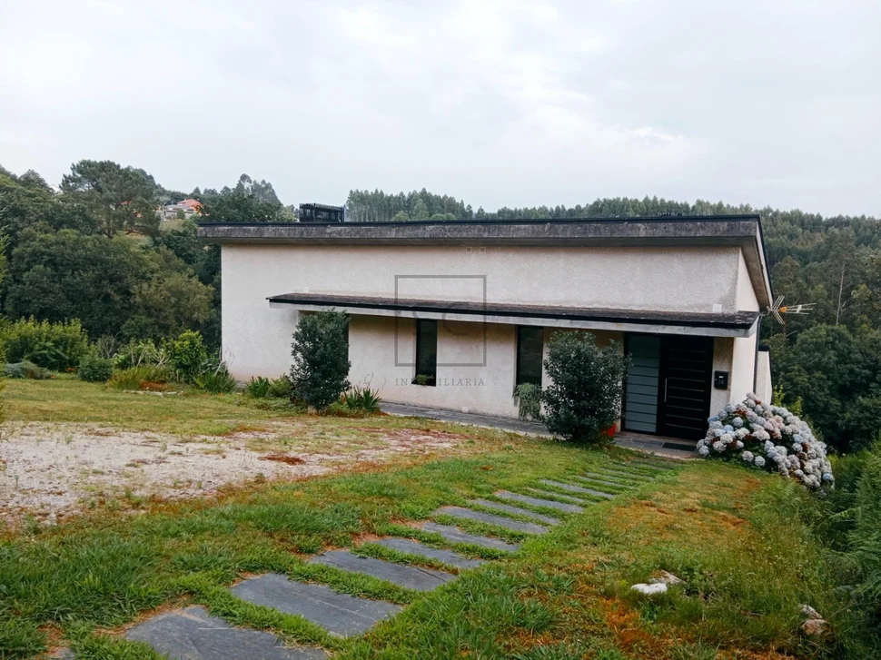 Casa con finca en callobre-miño
