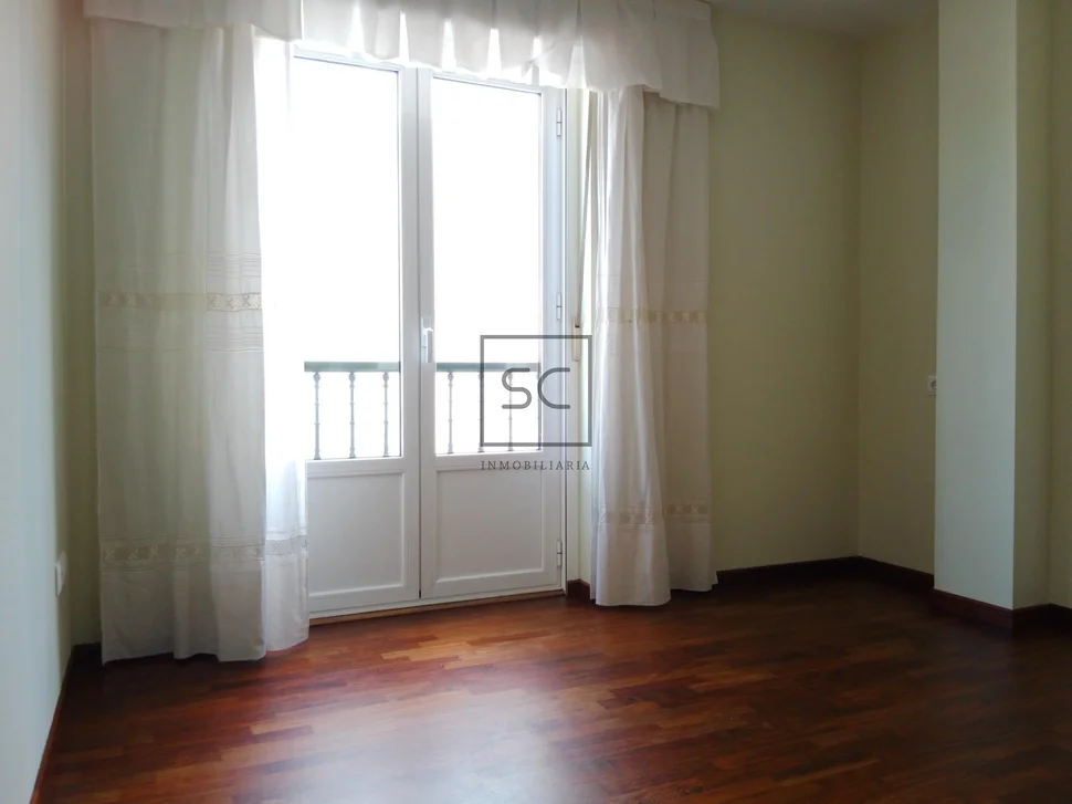 Piso con plaza de garaje y trastero en pontedeume