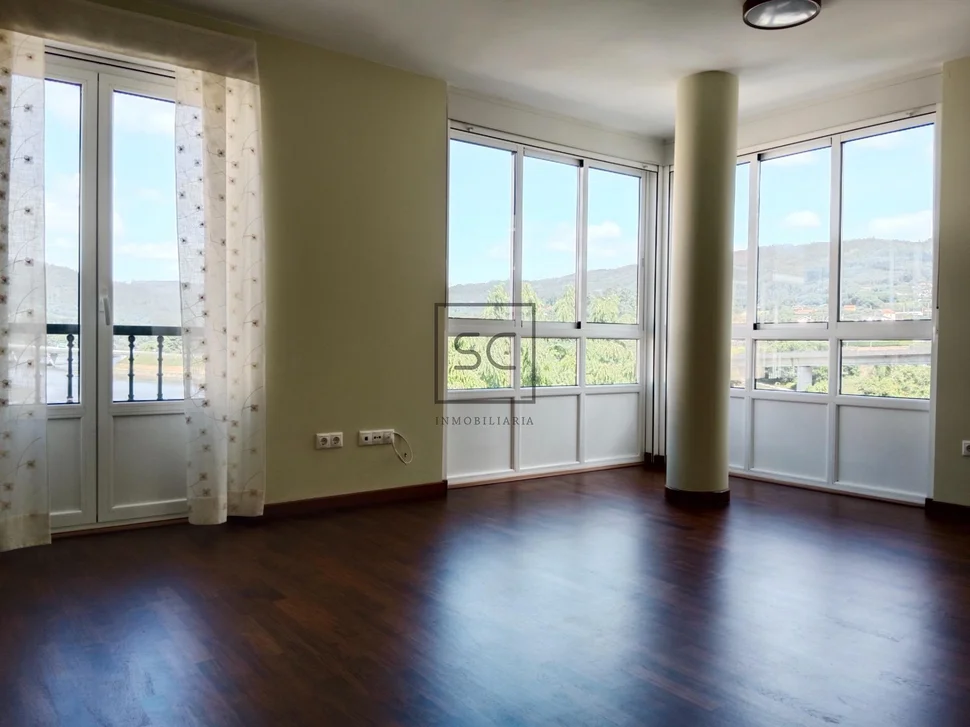 Piso con plaza de garaje y trastero en pontedeume