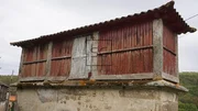 Casa de Piedra para Reforma Integral con Gran Finca