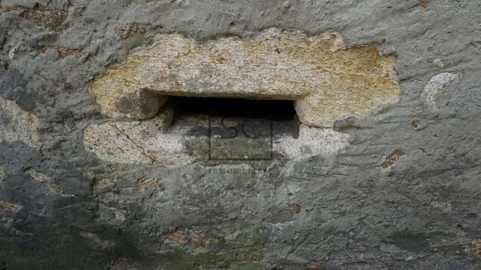 Casa de Piedra para Reforma Integral con Gran Finca