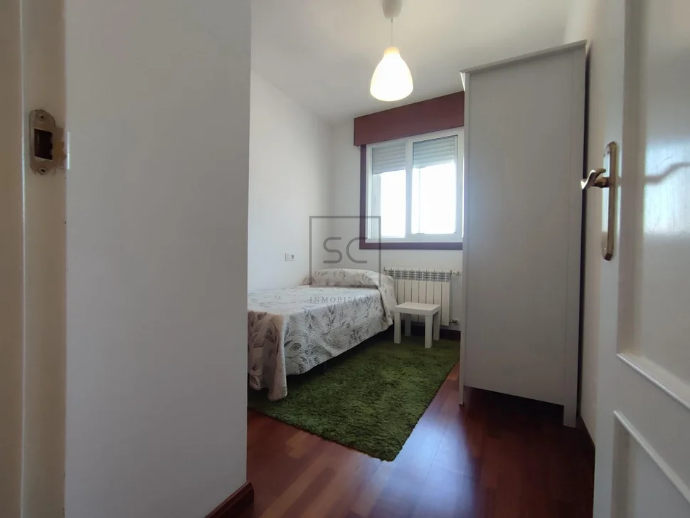 Bonito piso de tres dormitorios en ares