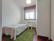 Bonito piso de tres dormitorios en ares