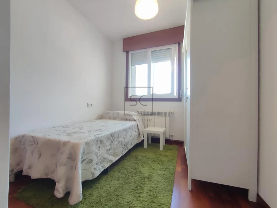 Bonito piso de tres dormitorios en ares