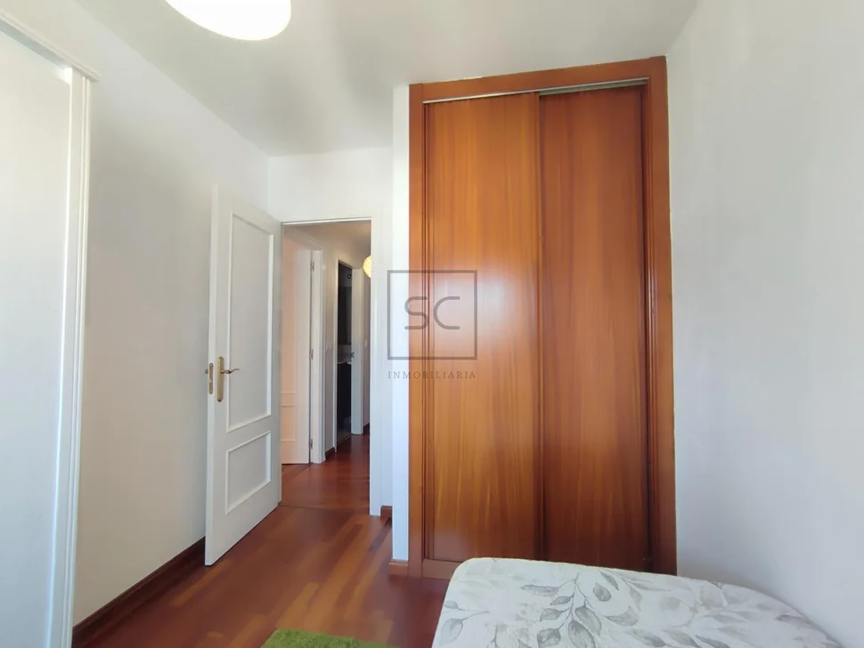 Bonito piso de tres dormitorios en ares