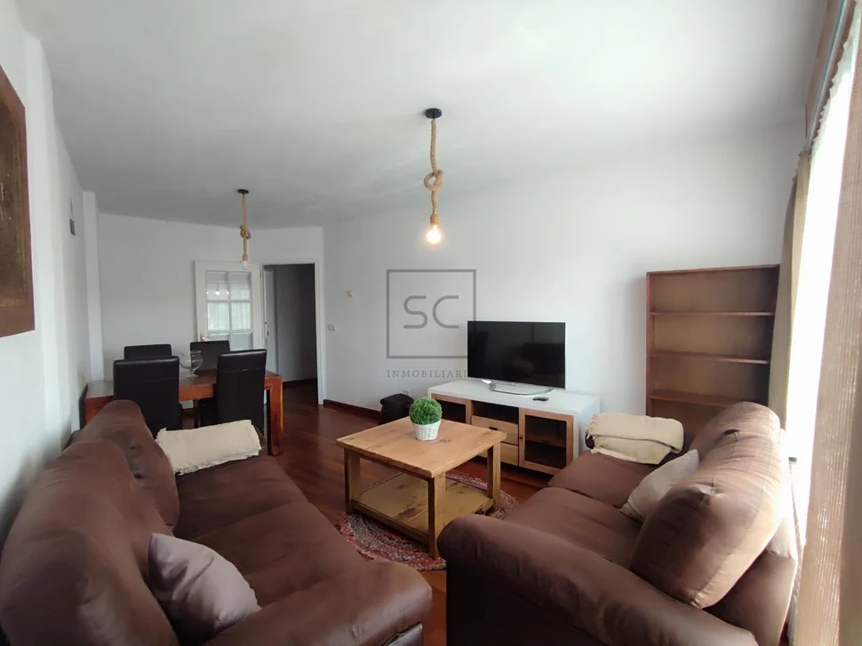 Bonito piso de tres dormitorios en ares