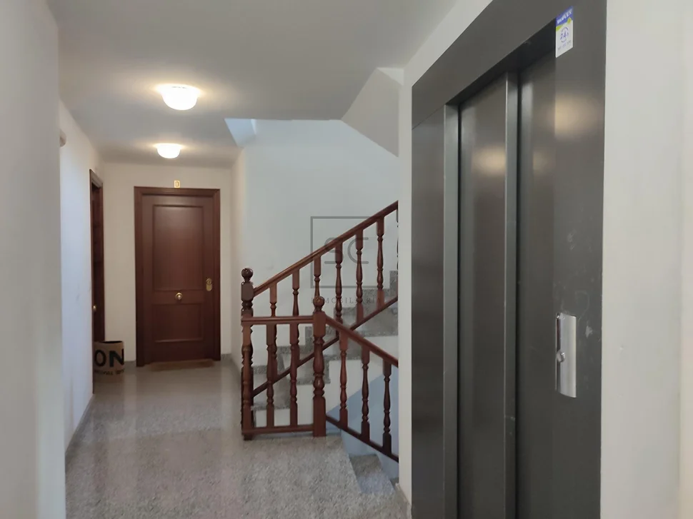 Bonito piso de tres dormitorios en ares