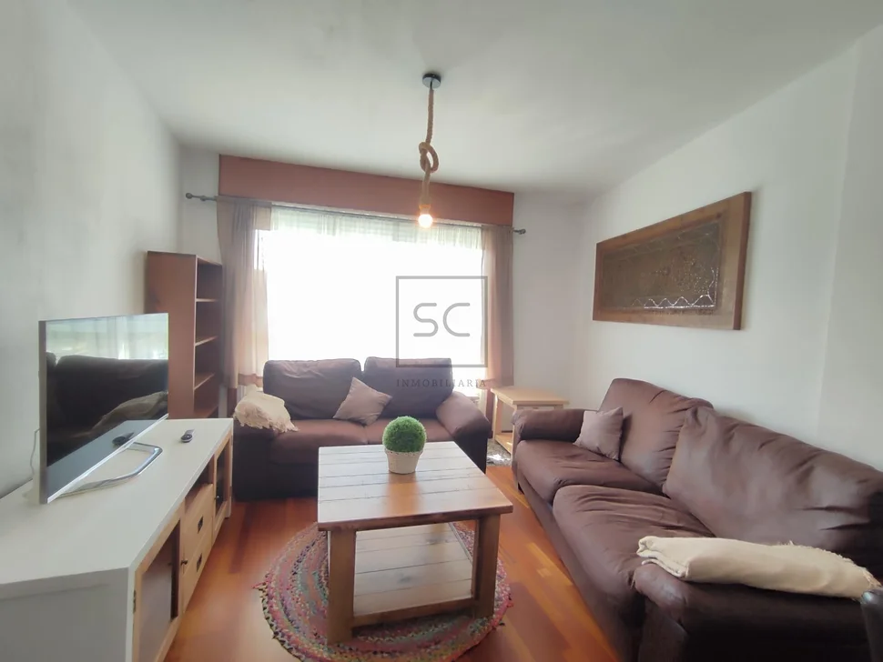 Bonito piso de tres dormitorios en ares