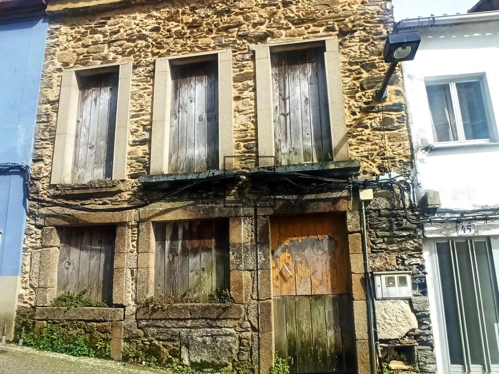 Casa de piedra para restaurar en ferrol