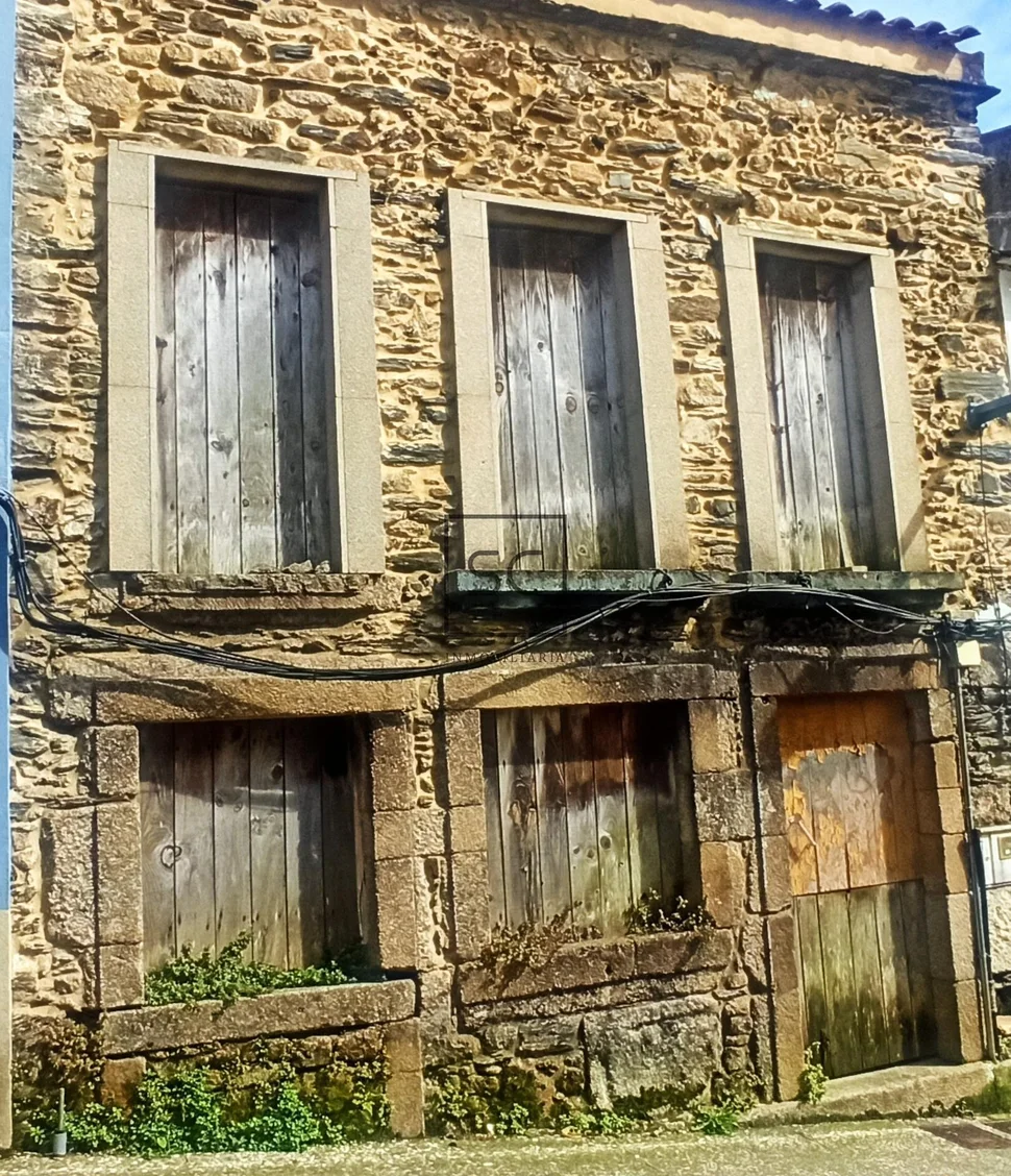 Casa de piedra para restaurar en ferrol