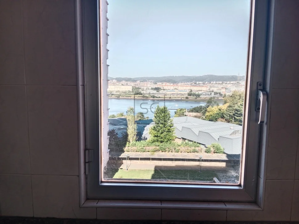 Piso con vistas parciales a la ría, caranza-ferrol