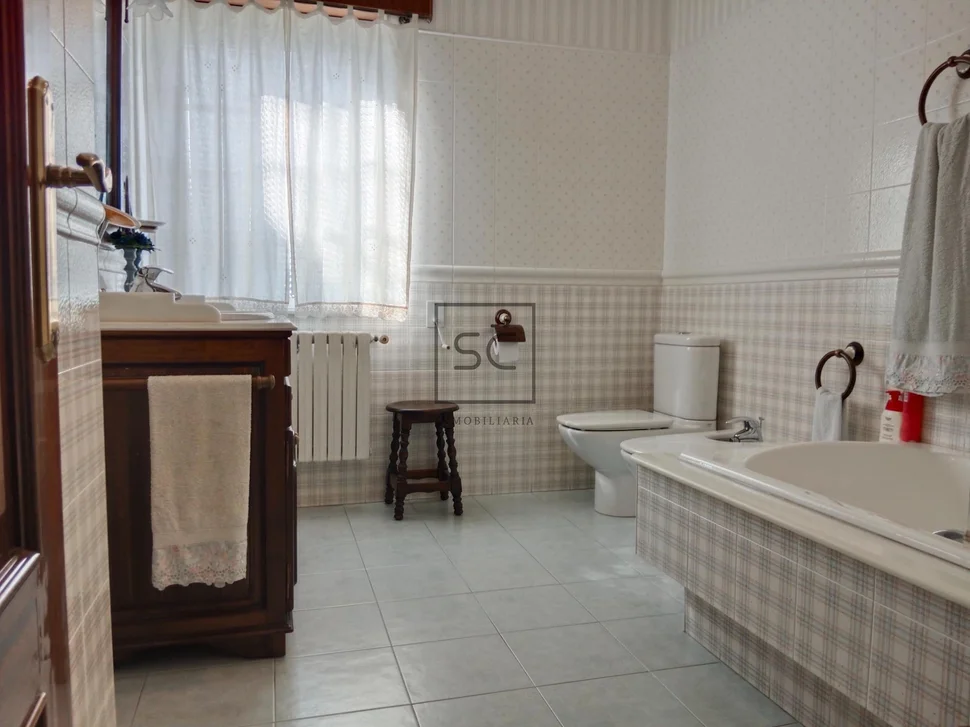 Casa con finca en mugardos