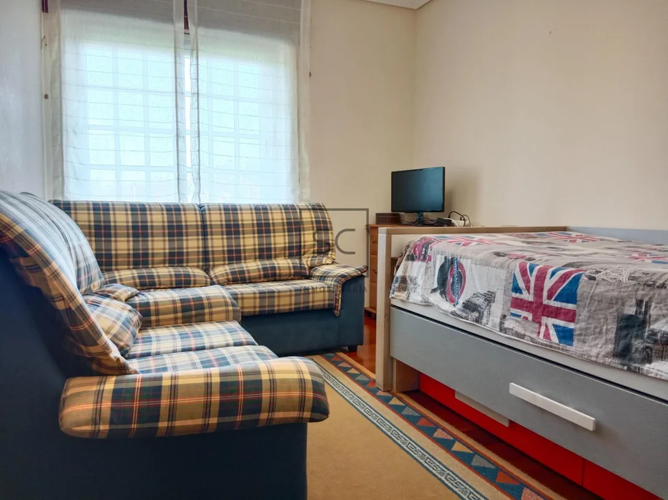 Casa con finca en mugardos