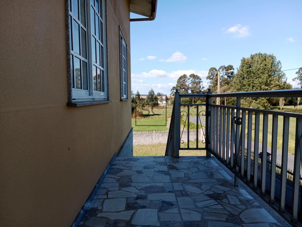 Casa con finca en mugardos