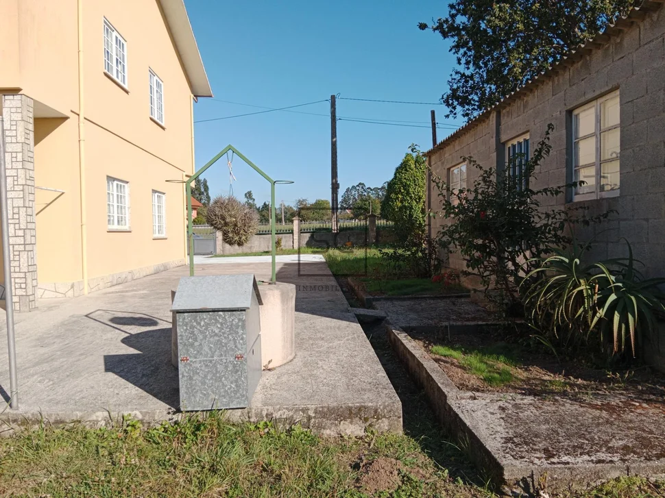Casa con finca en mugardos