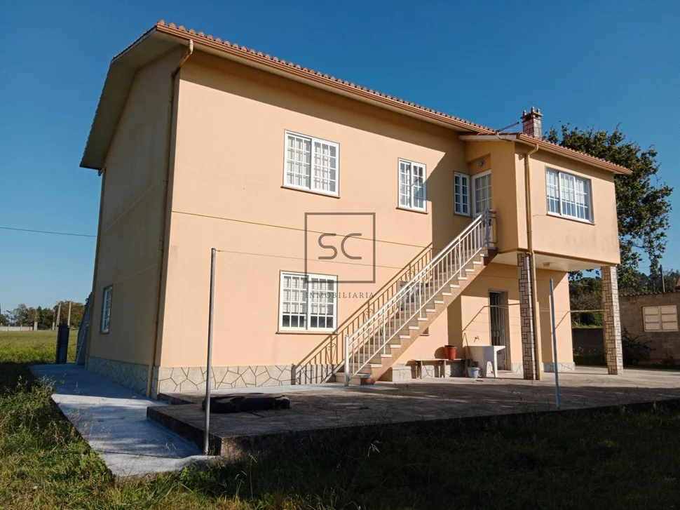 Casa con finca en mugardos