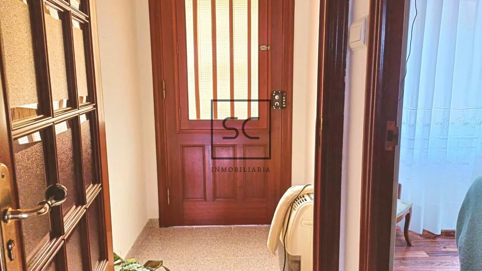 Casa adosada con tres plantas en a mourela, neda