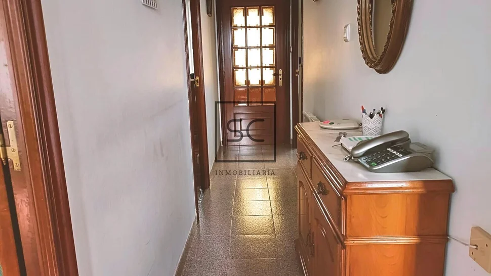 Casa adosada con tres plantas en a mourela, neda