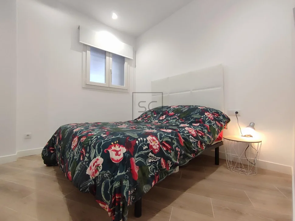 Amplio bajo en ferrol