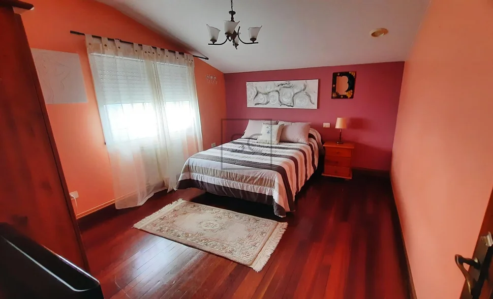 Casa unifamiliar con finca en el val- naron