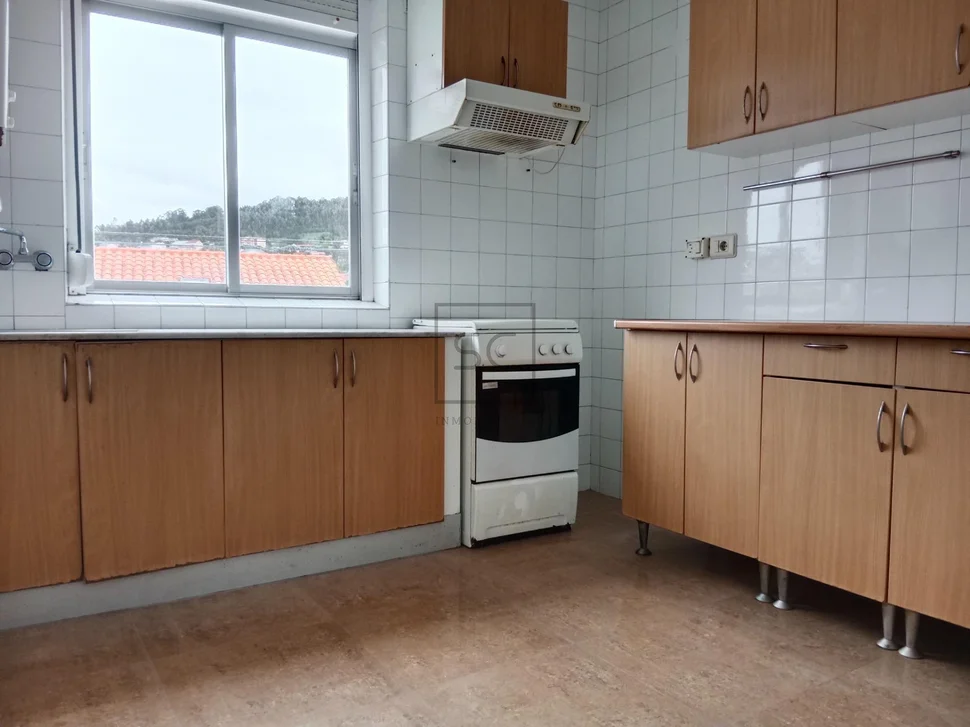 Edificio con patio en fene