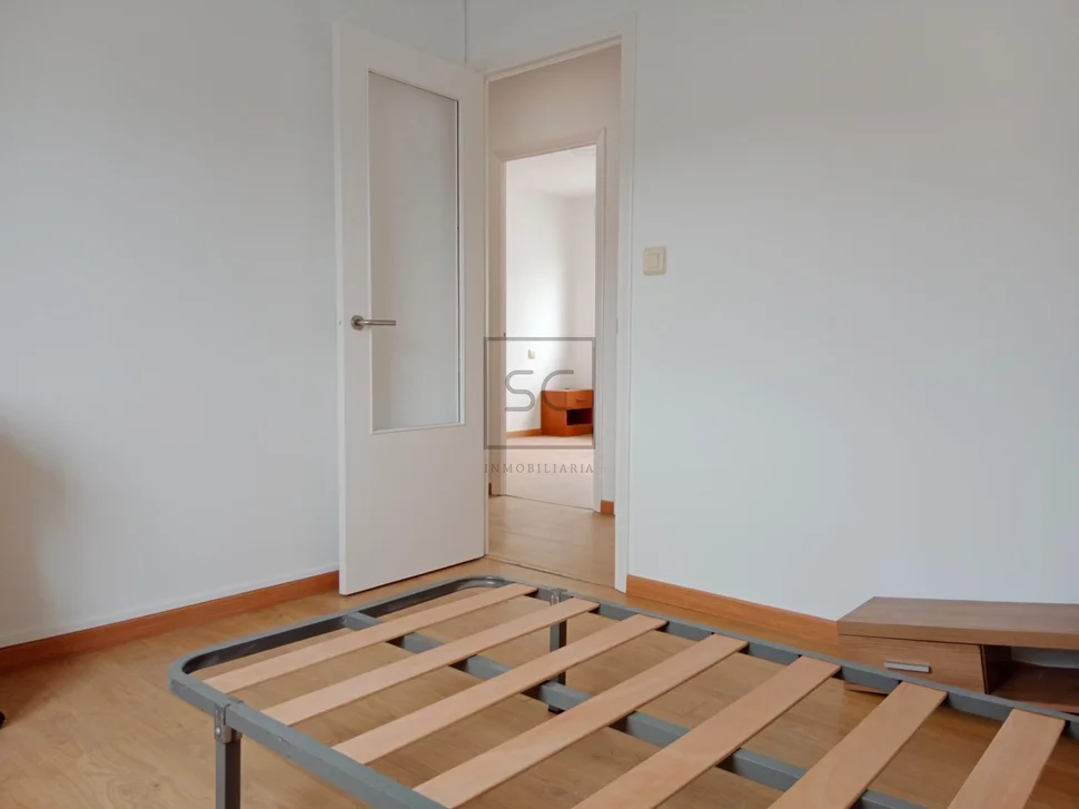 Edificio con patio en fene