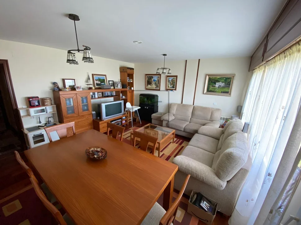 Amplio piso en narón con ascensor y plaza de garaje