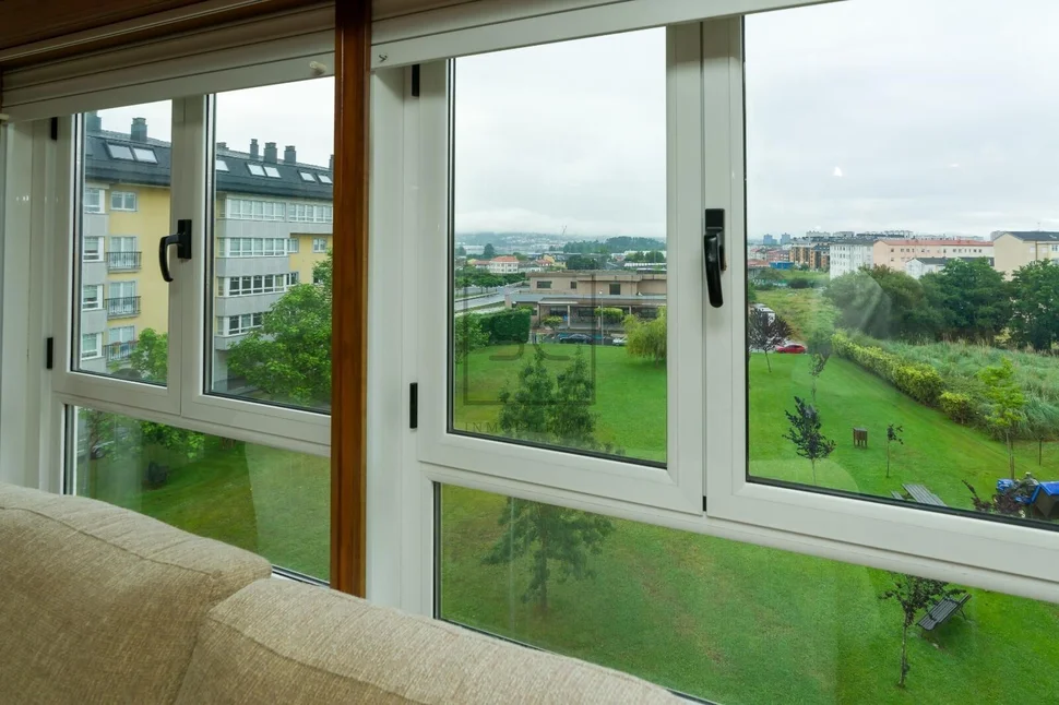 Amplio piso en narón con ascensor y plaza de garaje