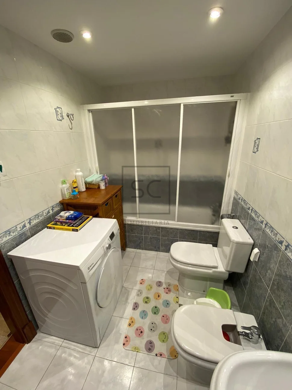 Amplio piso en narón con ascensor y plaza de garaje