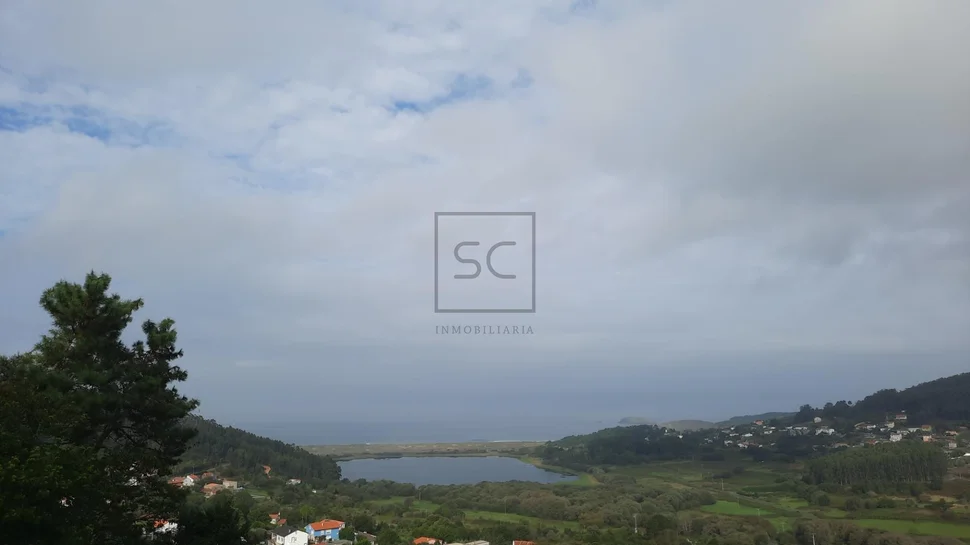 Casa de piedra con vistas al mar en doniños