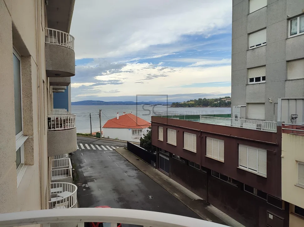 Piso con vistas laterales al mar en Miño