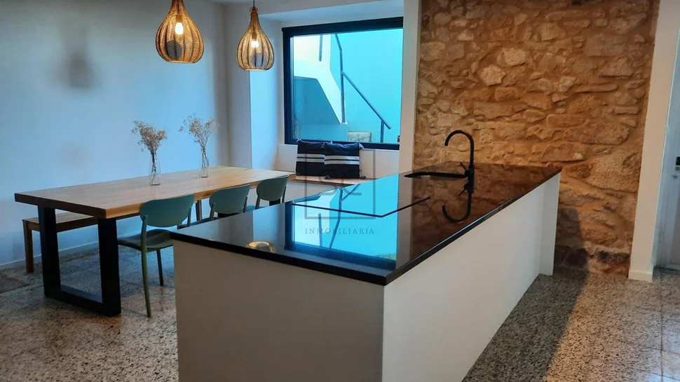 Amplia casa con vistas al mar en san xurxo