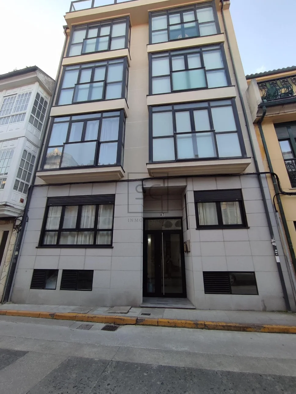 Elegante apartamento en el centro de ares