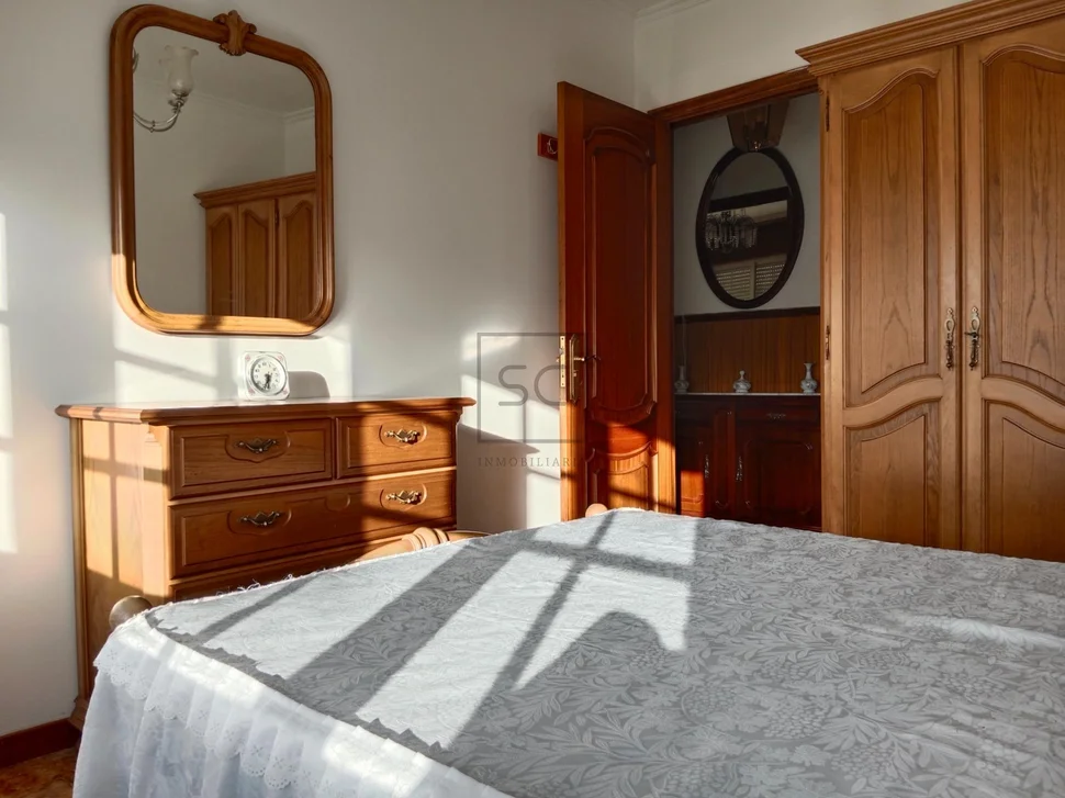 Casa con local en fene