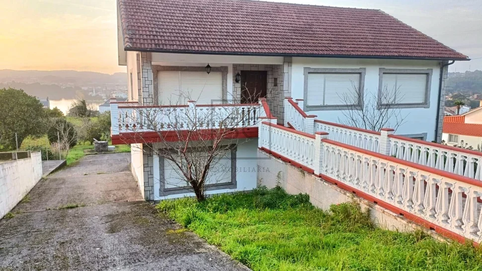 Casa con vistas a la ria en neda